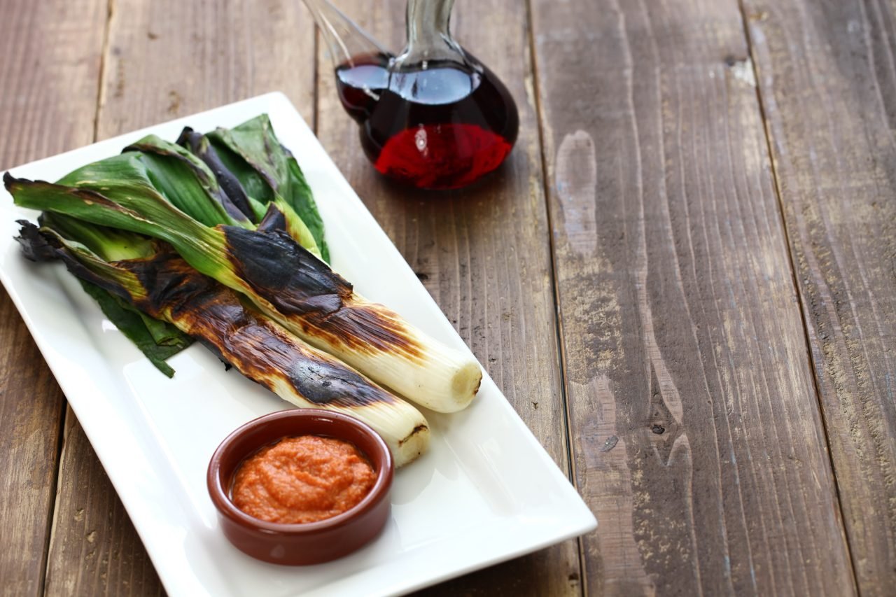Calçots with romesco sauce